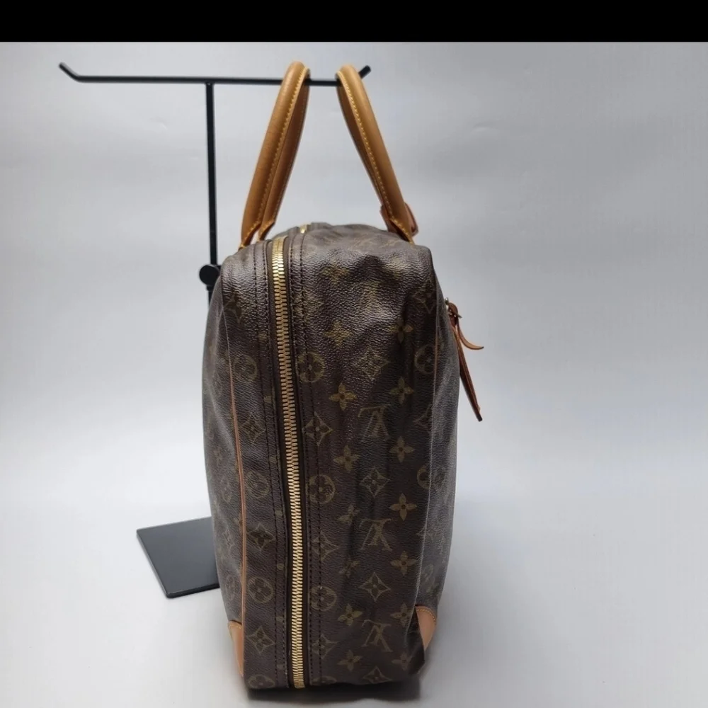 Dbl Authenticated Louis Vuitton Brown Monogram Travel Bag